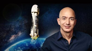 Photo of अंतरिक्ष की सैर कर धरती पर लौटे जेफ बेजोस, शैंपेन की बोतल खोलकर मनाया जश्न