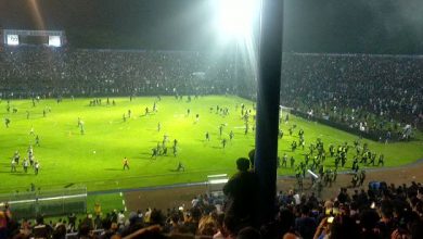 Photo of Football Match Tragedy: इंडोनेशिया में फुटबॉल मैच के दौरान अचानक मची भगदड़, 320 लोगों ने गंवाई जान