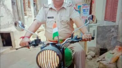 Photo of गाजियाबाद में रात आई आंधी तूफान और बारिस से बड़ा हादसा*  एसीपी अंकुरविहार के दफ्तर की छत गिरी  दफ्तर में मौजूद एक सब इंस्पेक्टर की मौत* सब इंस्पेक्टर वीरेंद्र मिश्रा 58 वर्षीय एसीपी अंकुर वि