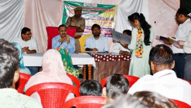Photo of जिलाधिकारी ने किसान रजिस्ट्री के लिए लगाई  धनुआ गाव में चौपाल