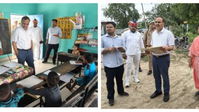 Photo of जिलाधिकारी कोअधियापुर गांव में दो कक्षाओं में मिले केवल 16 बच्चे
